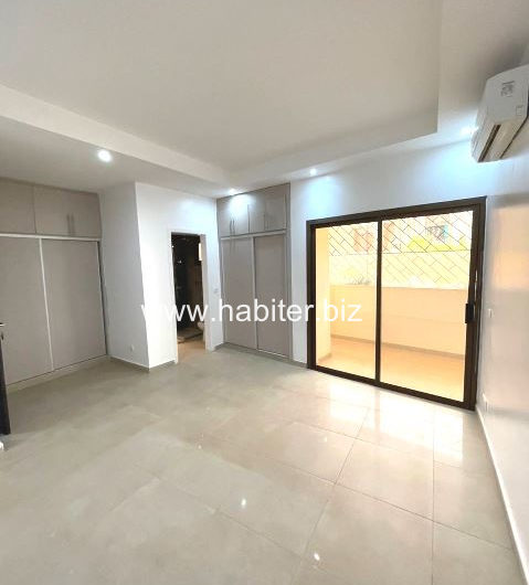 Appartement à louer aux Almadies côté King Fadh palace