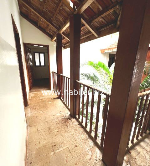 Villa de 500m2 à rénover ou à démolir à vendre Ngor Virage.