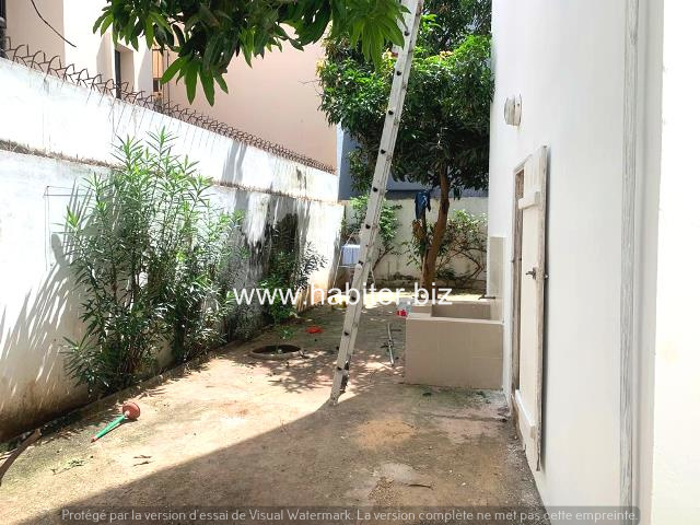 Villa R+1 à louer à Mermoz