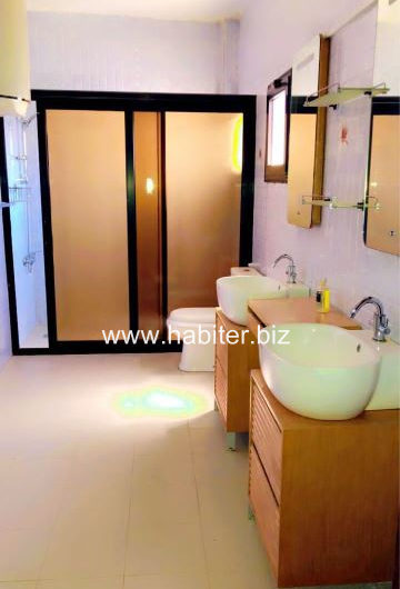 Villa R+1 très spacieuse à louer à Hann Marinas