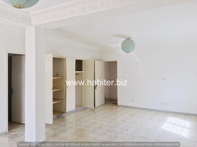 Villa en rénovation à louer à Fenêtre Mermoz