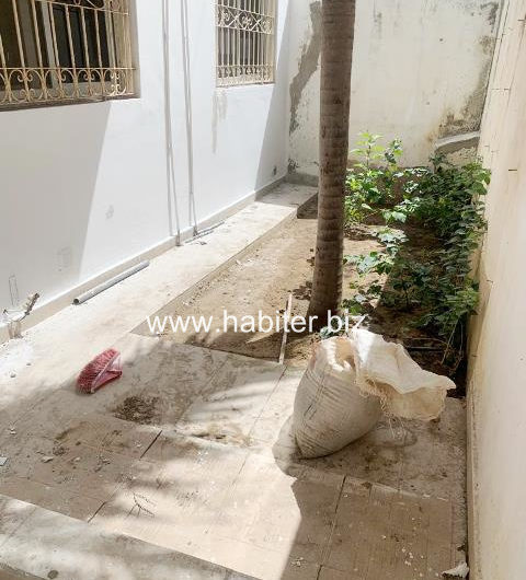 Villa R+1 à louer à Mermoz