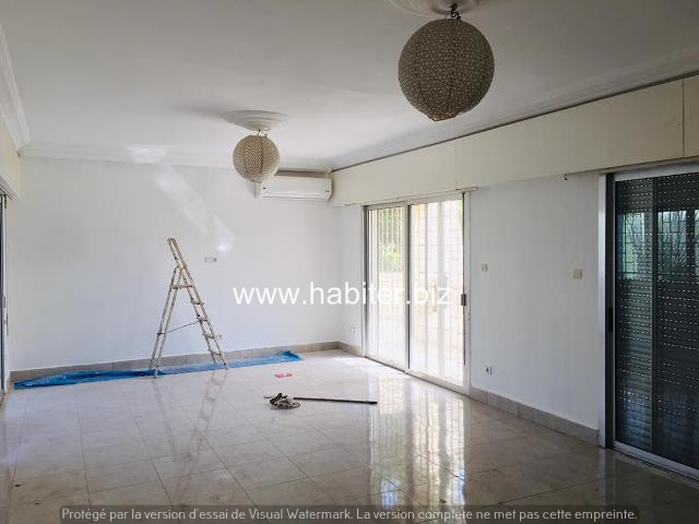 Villa en rénovation à louer à Fenêtre Mermoz
