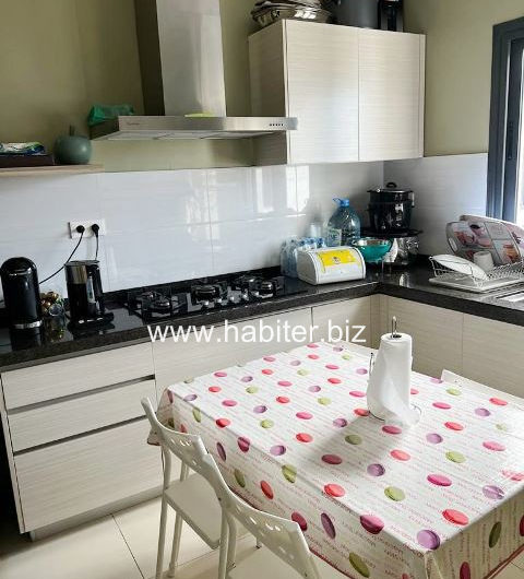 Bel appartement vide de 117m2 à vendre au Point E