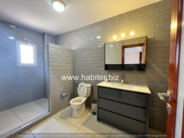 Duplex meublé à louer au Point E