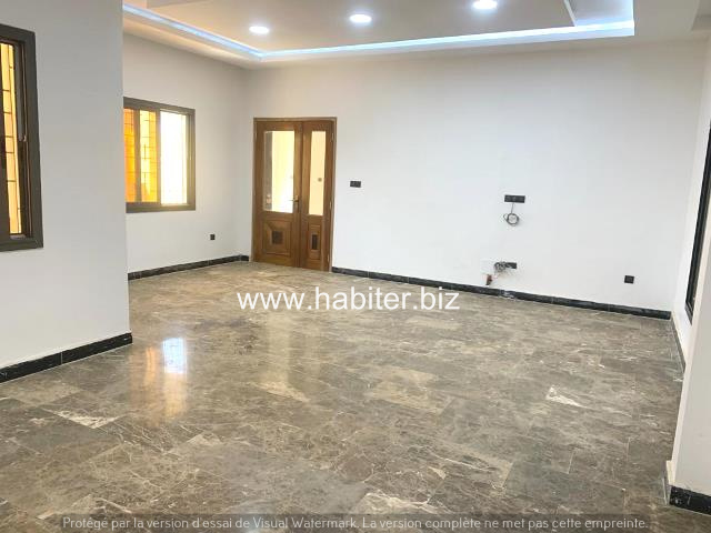 Villa R+2 de 220m2 à louer aux Mamelles