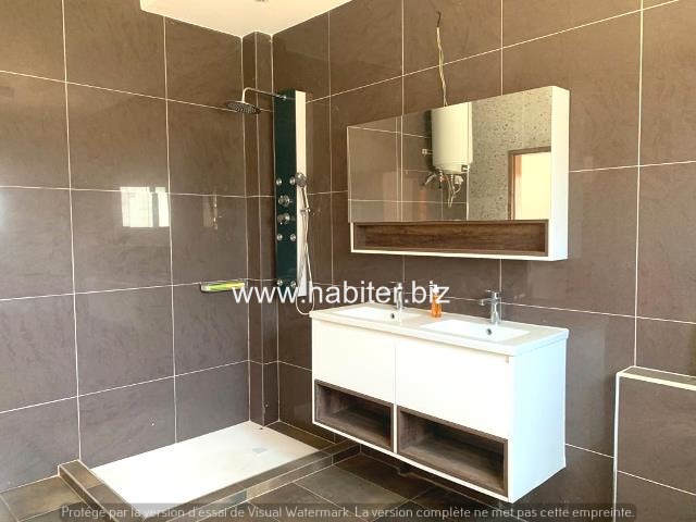 Villa R+2 de 220m2 à louer aux Mamelles