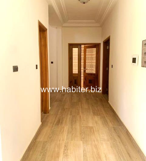Villa R+2 de 220m2 à louer aux Mamelles