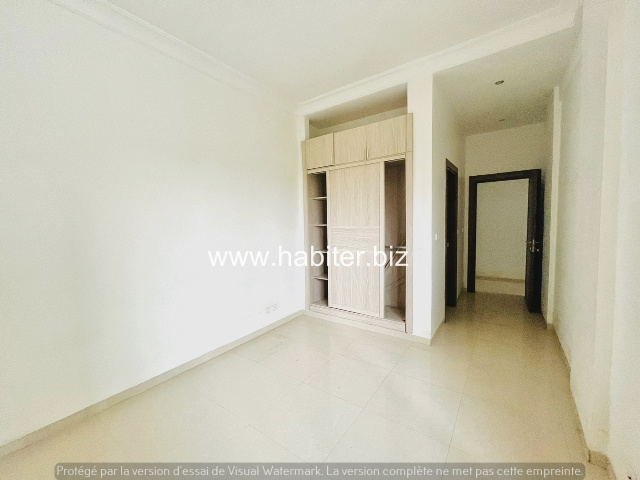 Appartement à louer au Point E