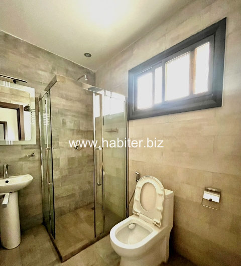 Appartement à louer au Point E