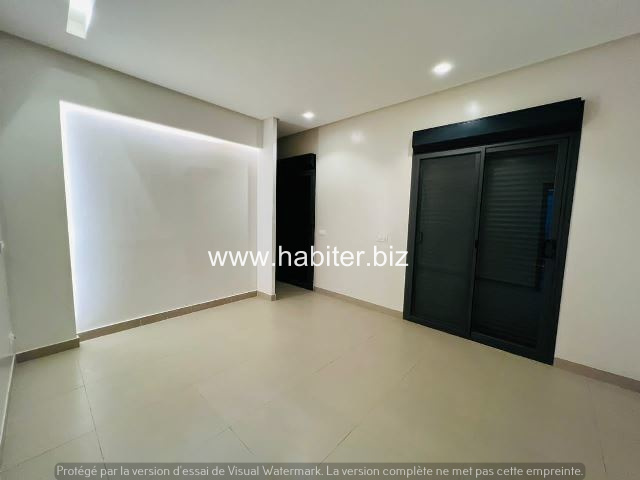 Appartement à louer aux Mamelles cité Mbackiou faye