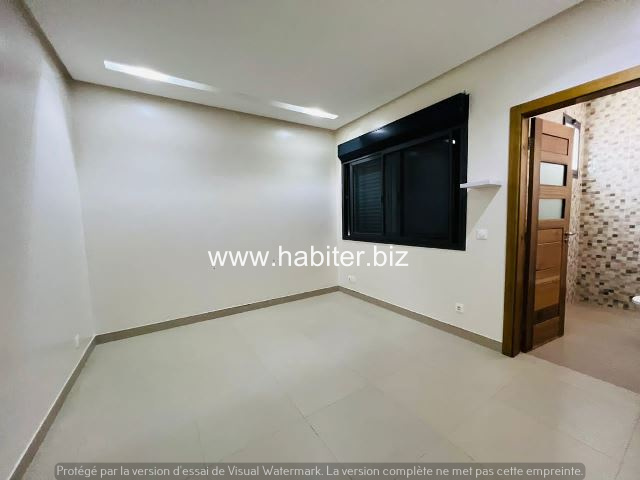 Appartement à louer aux Mamelles cité Mbackiou faye