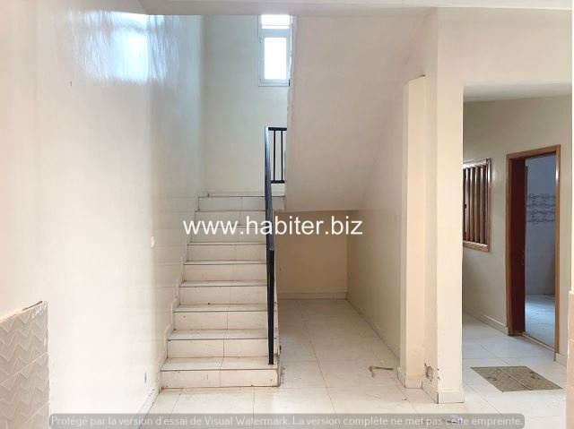 Villa R+1 à louer à la cité Doudou Bass à keur N’Diaye Lo