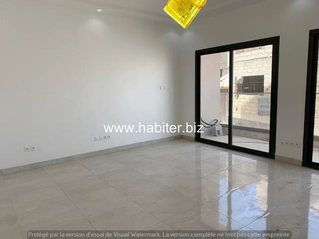 Appartements à louer aux Mamelles cité Mbackiou Faye