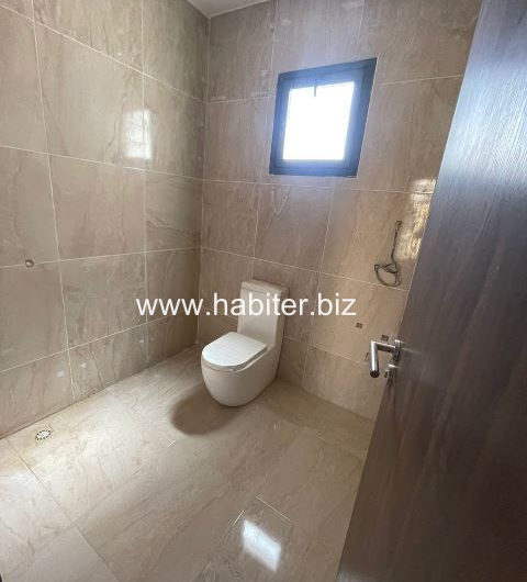 Villa R+2 à vendre à Sacré coeur VDN