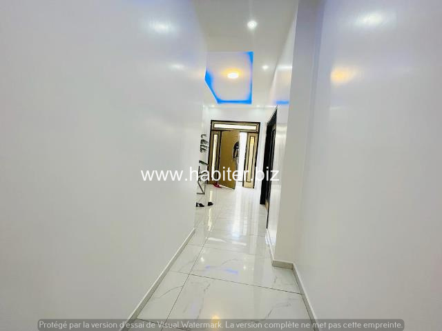 Villa meublée R+1 à louer à Keur Ndiaye LO