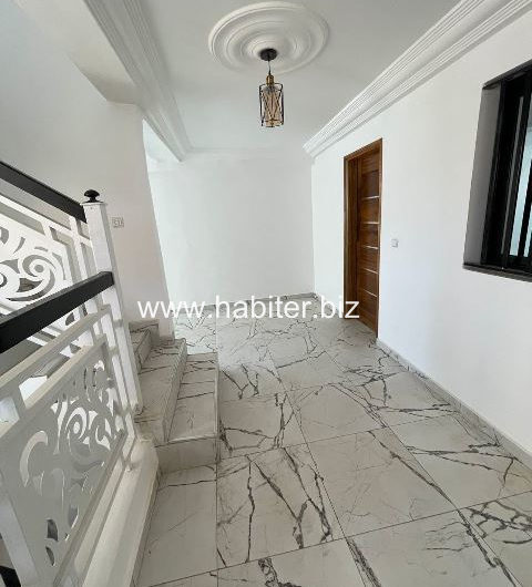 Villa R+2 à louer à liberté 6