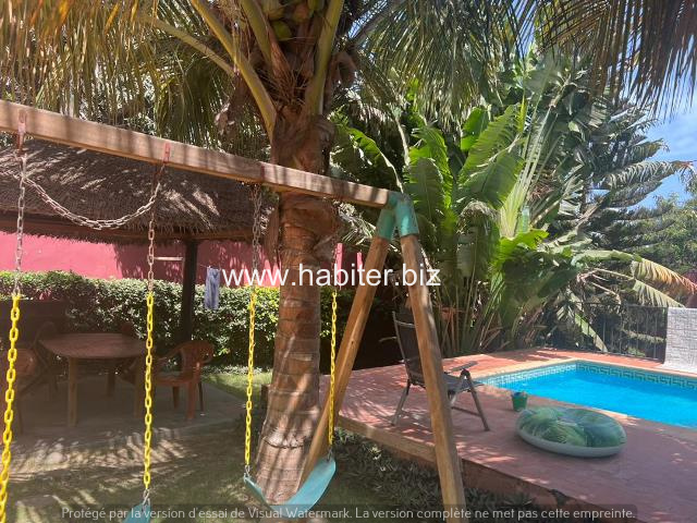 Villa R+1 de 700m2 à vendre ou à louer à Ngor Almadies