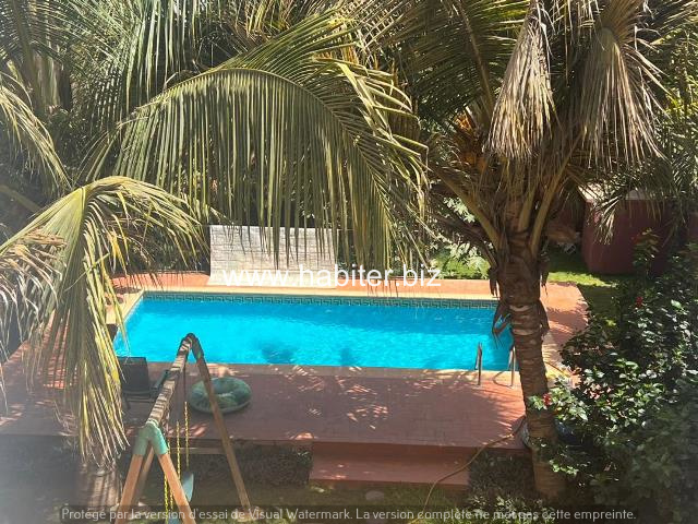 Villa R+1 de 700m2 à vendre ou à louer à Ngor Almadies