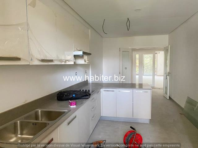 Appartement de 225m2 à vendre au Point E