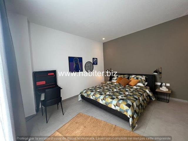 Bel appartement de 223m2 à vendre au plateau en bordure de mer