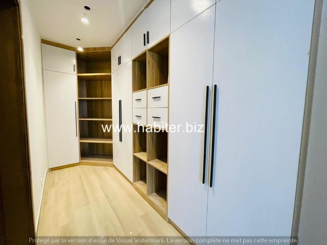 Appartement F5 de 243m2 à vendre à fann Mermoz
