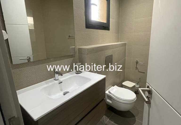 Villa R+2 à louer à Almadies 2 