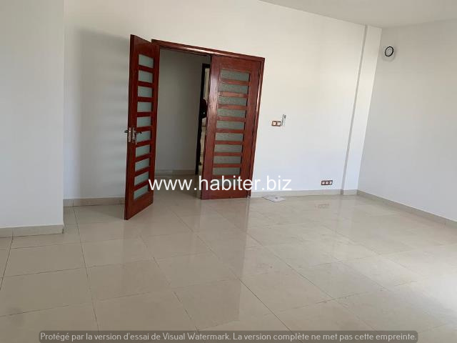 Appartement F4 à vendre à la cité keur gorgui