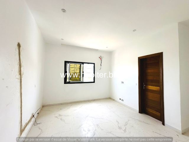 Appartement en finition à louer à Yoff Onomo