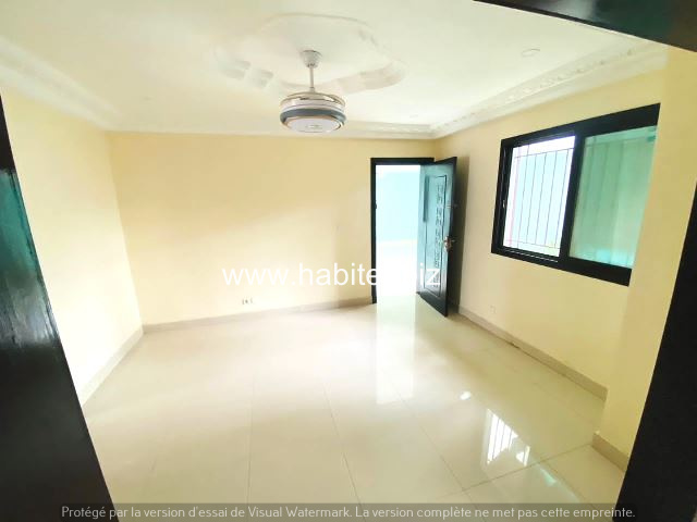 villa R+2 à louer aux Almadies