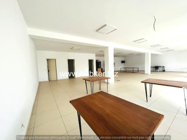 Plateaux de bureau à louer ou à vendre