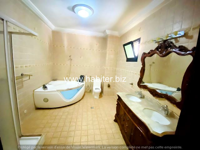 villa R+2 à louer aux Almadies