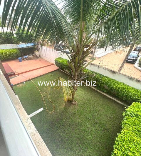Villa R+1 de 700m2 à vendre ou à louer à Ngor Almadies