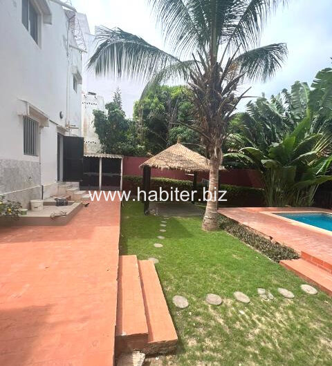 Villa R+1 de 700m2 à vendre ou à louer à Ngor Almadies