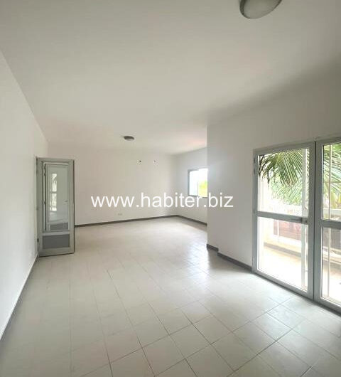 Villa R+1 de 700m2 à vendre ou à louer à Ngor Almadies
