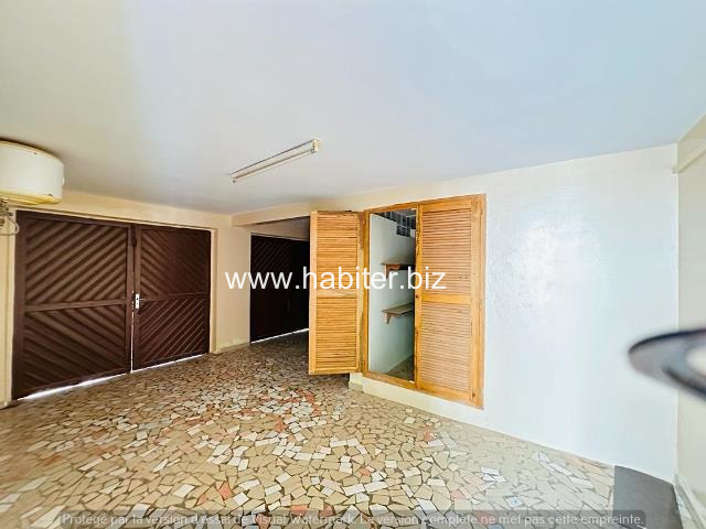 Villa à louer ou à vendre aux Almadies
