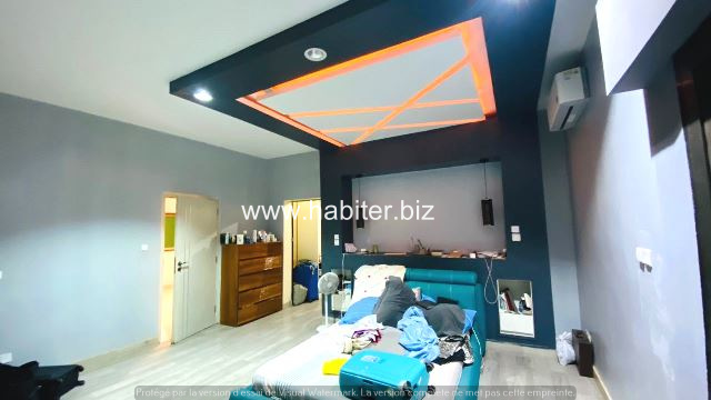 Villa R+2 de 200m² à vendre à Mbao