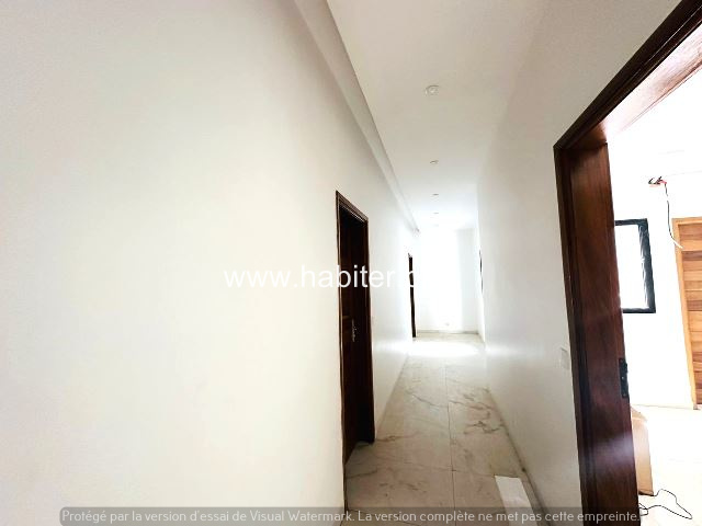 Appartement en finition à louer à Yoff Onomo