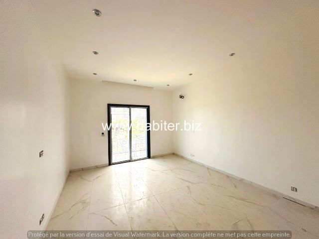 Appartement en finition à louer à Yoff Onomo