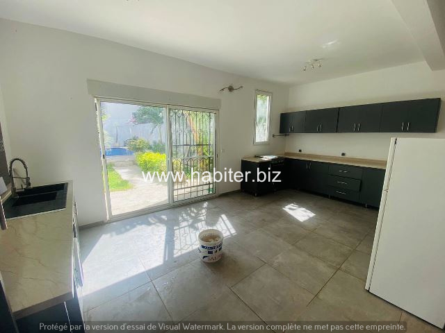 Villa R+1 à louer aux Almadies