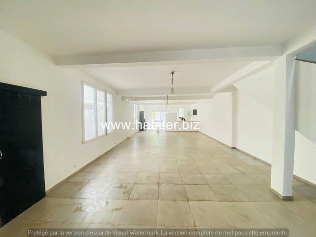 Villa R+1 à louer aux Almadies