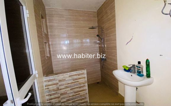 Villa R+2 à louer aux Almadies
