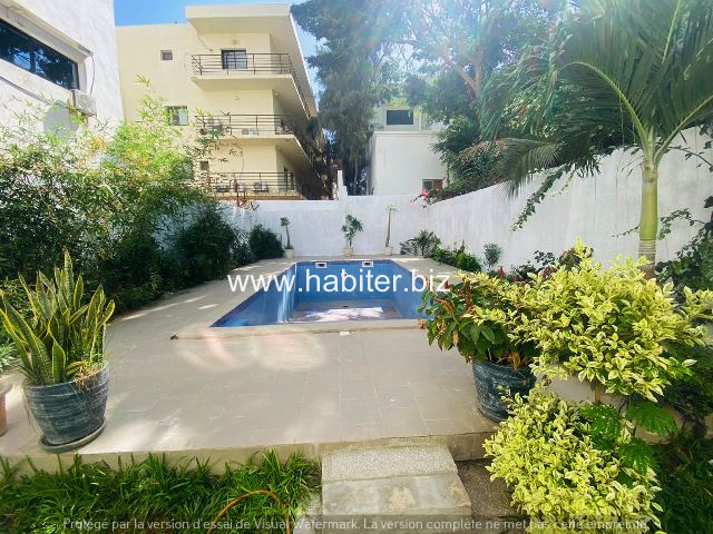 Villa R+1 à louer aux Almadies