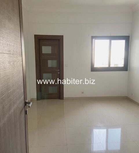 Appartement à louer au Point E