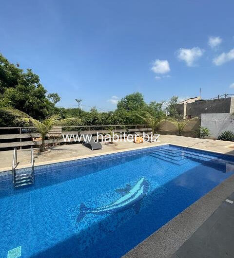 Belle villa de 1000m2 vue mer avec piscine à Vendre Popenguine