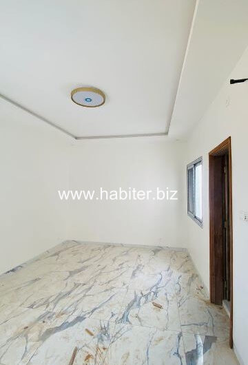 Immeuble R+7 à louer à Mermoz