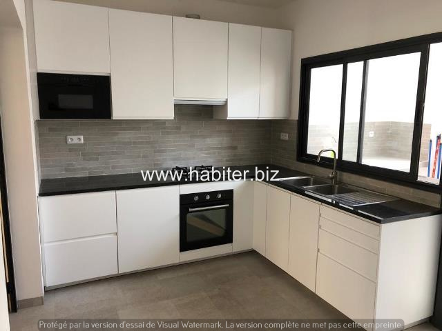 Bel Appartement de 215m2 à louer vide à Ngor-Almadies