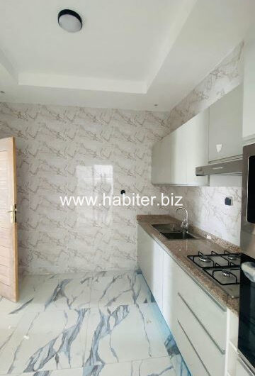 Immeuble R+7 à louer à Mermoz