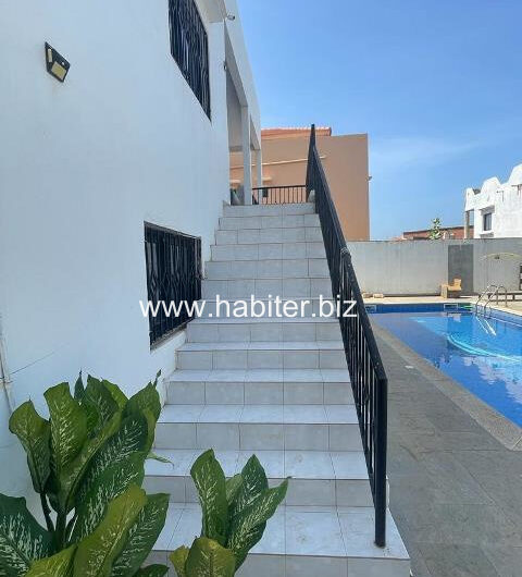 Belle villa de 1000m2 vue mer avec piscine à Vendre Popenguine