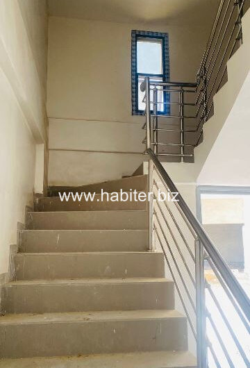Immeuble R+7 à louer à Mermoz